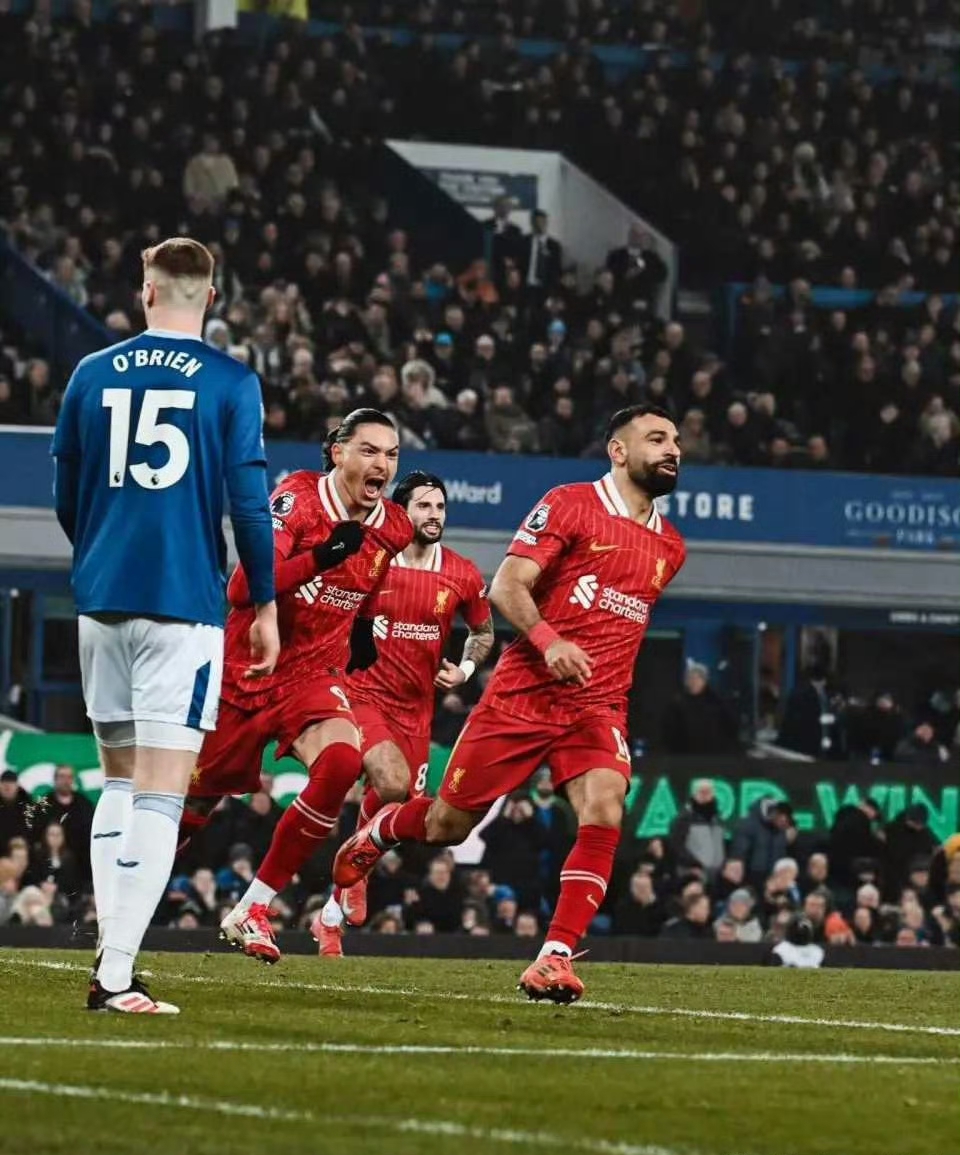 NG体育网站最后时刻胜出首场状态出色，利物浦观众沸腾！，阿扎伦卡重返赛场上演精彩一战的简单介绍